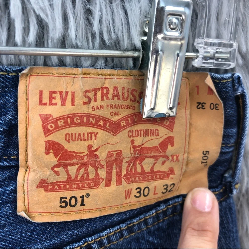 Levis Jeans 501 Vintage Buttonfly Mens 30 Straight Leg